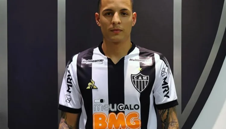 Galo compra Guilherme Arana