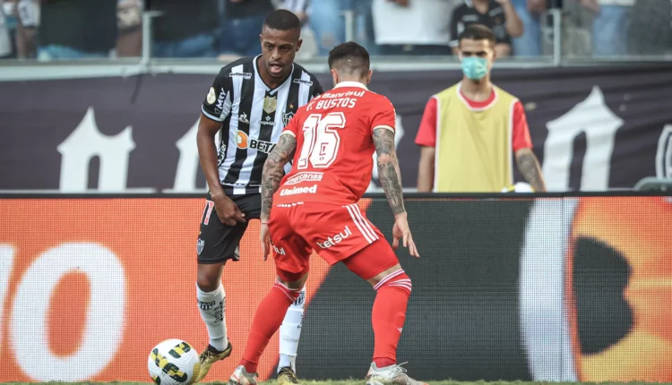 Galo joga no Beira-Rio