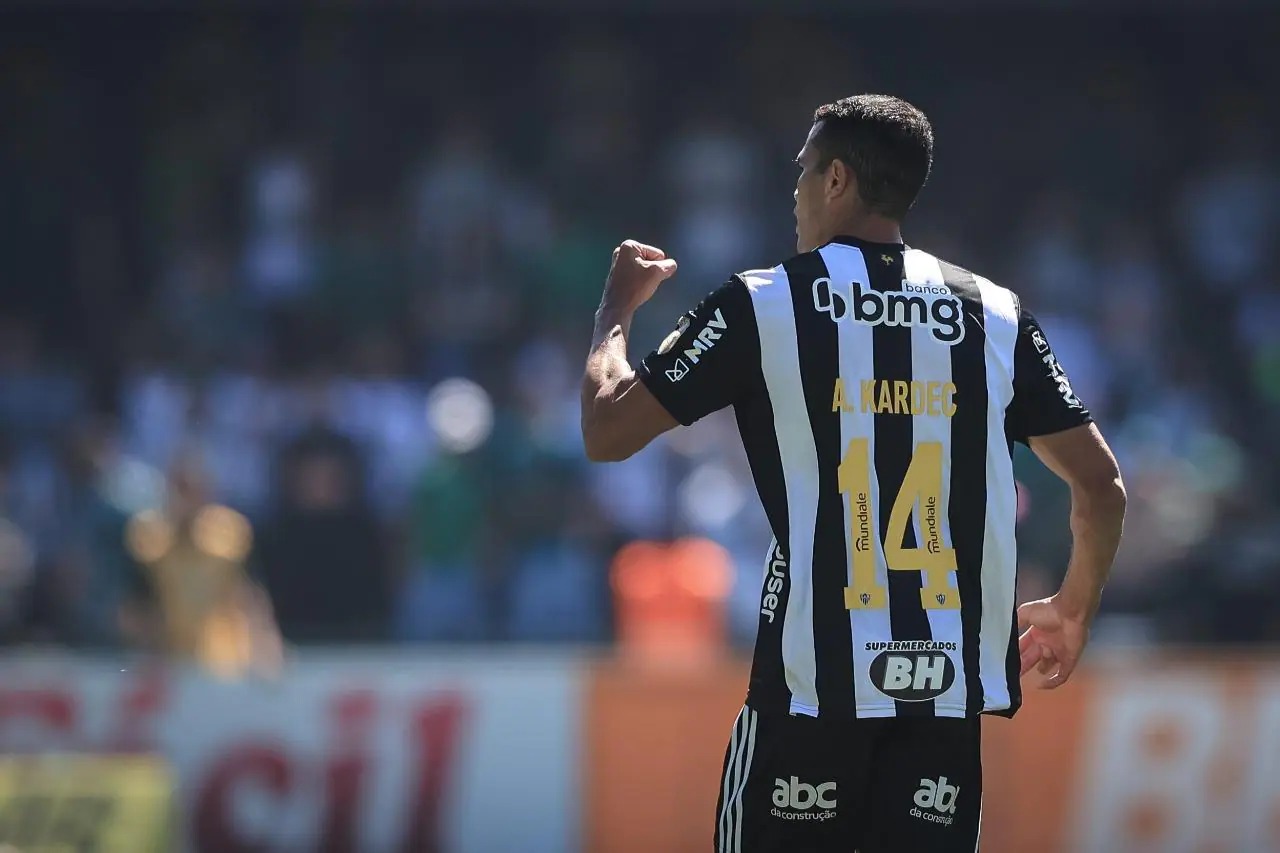 Alan Kardec, do Atlético, passará por cirurgia na coluna e não