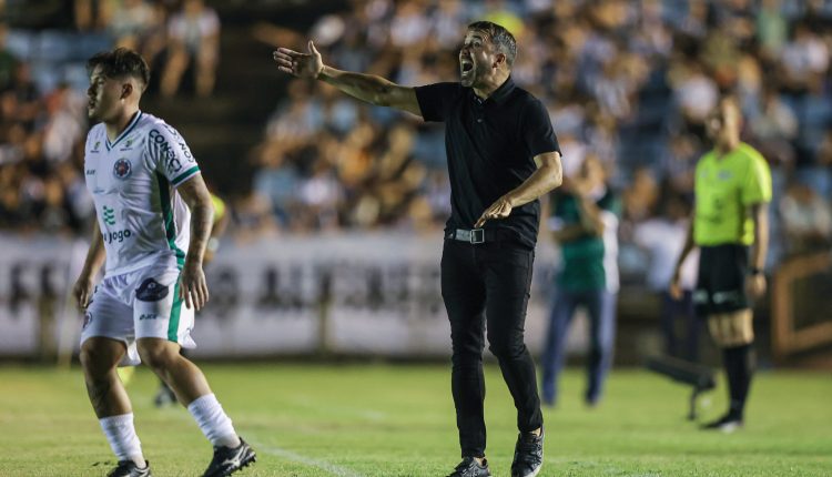 Atlético-Mineiro-Galo-Coudet-Lemos