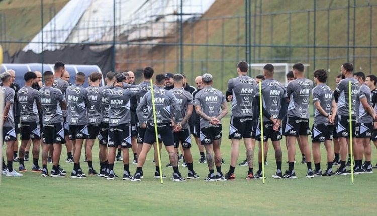 Atlético-Mineiro-Galo-Salários-Atrasados-Rodrigo-Caetano