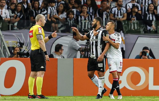 Atlético-Mineiro-Galo-Cruzeiro-Arbitragem-VAR