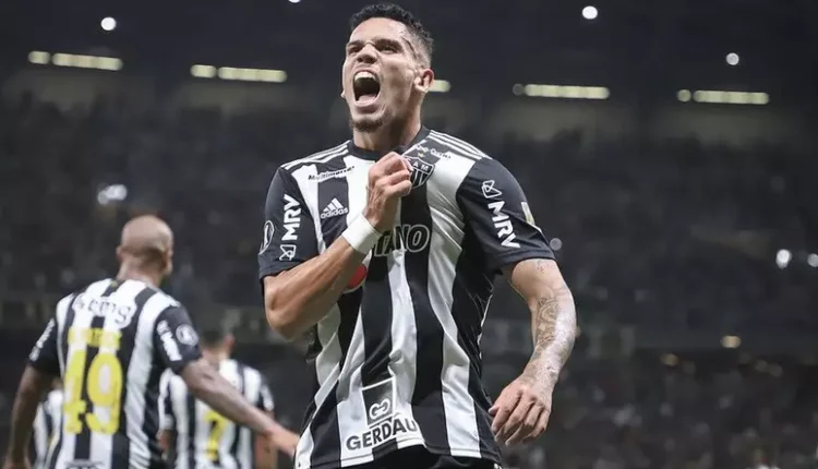 Paulinho concedeu entrevista a canal atleticano e falou sobre oscilação de rendimento, projetos futuros e objetivo com a camisa do Galo