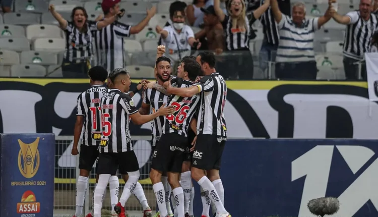 Fazendo gol dentro e fora de campo, Galo promove campanha para ajudar pessoas em situação de vulnerabilidade social. Confira