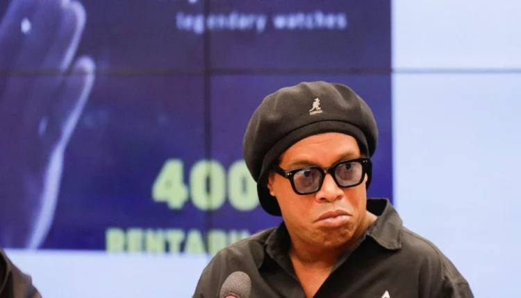 Ronaldinho descumpre contrato com empresários e pode receber processo. É válido destacar que o craque também é réu em outros casos