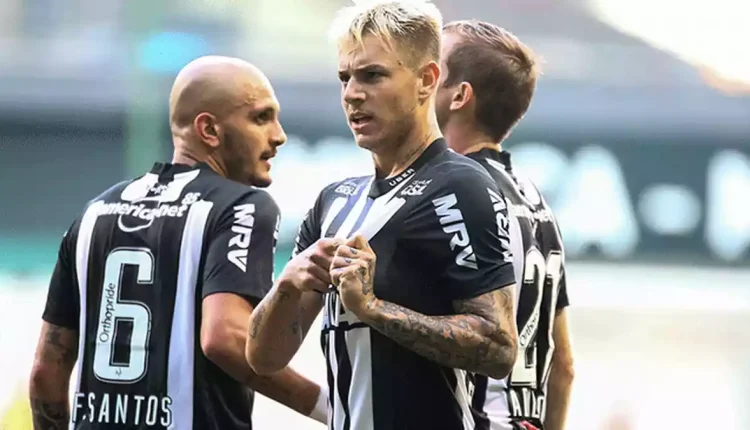 Candidato à presidência do Corinthians faz críticas pesadas e detona jogador que vestiu a camisa do Galo. Timão ainda não se pronunciou