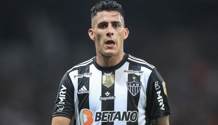 Após derrotar o Palmeiras na 27ª rodada do Brasileirão, Atlético-MG tem dor de cabeça após Felipão decidir afastar Cristian Pavón da equipeApós derrotar o Palmeiras na 27ª rodada do Brasileirão, Atlético-MG tem dor de cabeça após Felipão decidir afastar Cristian Pavón da equipe