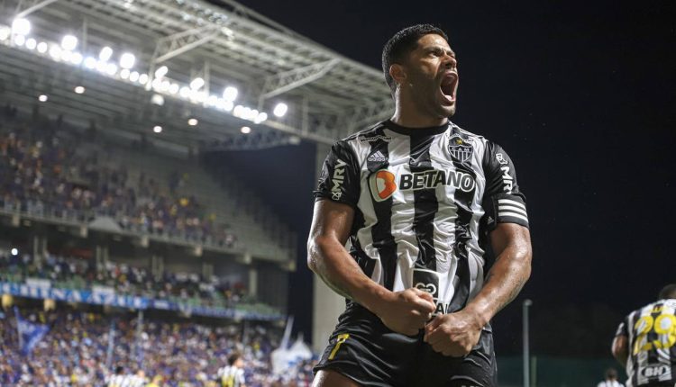 Neste domingo (22), Atlético-MG e Cruzeiro se enfrentam pelo Brasileirão e Hulk pode conquistar façanha e desbancar Ronaldo Fenômeno