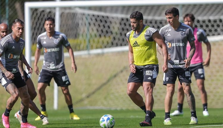 Após vencer o Palmeiras na 27ª rodada do Campeonato Brasileiro, o Atlético-MG sofre perda na titularidade e enfrenta o Cruzeiro com desfalques