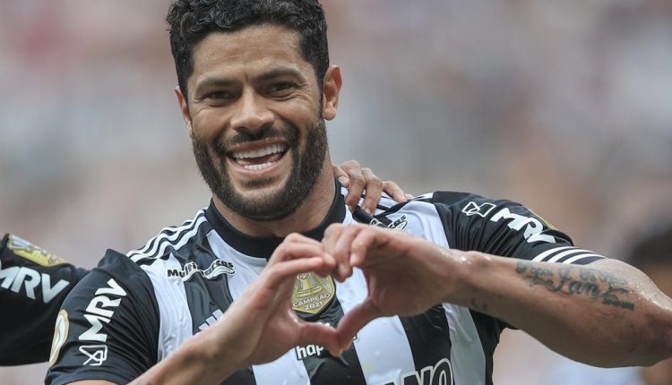 Hulk faz a festa de torcedores dentro e fora dos gramados. Vídeo do camisa 7 do Galo em dia de folga viraliza e pega a todos de surpresa