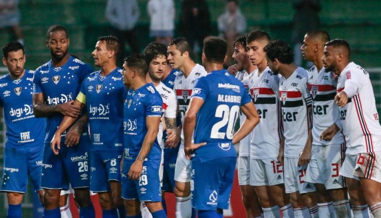 Goleiro que vestiu a camisa do São Paulo e Santos trocou o solo paulista para defender o Cruzeiro. Confira a trajetória do novo reforço da Raposa