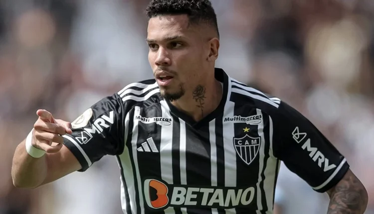 Com foco no duelo contra o Cruzeiro, Paulinho faz declaração polêmica e causa discussão nas redes sociais. Confira o que disse o atacante do Atlético-MG