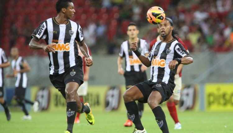 Ex-jogador do Galo havia pendurado as chuteiras, mas voltou atrás e assinou com time paulista para disputar torneio da várzea. Confira