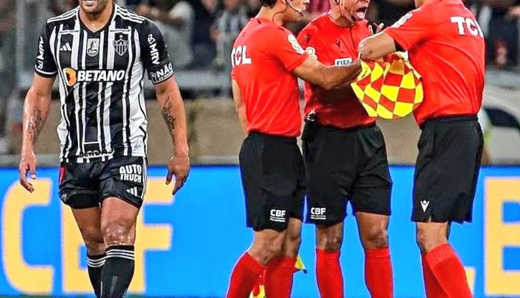 Após falha que resultou na conquista do título, Galo fica na bronca com a Federação Mineira de Futebol, mas partida permanece inalterada