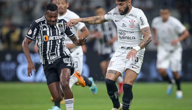 Atlético-MG tem números impressionantes jogando em São Paulo e feito liga o sinal de alerta do Corinthians, que precisa vencer para fugir da zona de rebaixamento