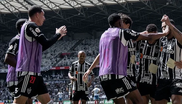 Vivendo boa fase com a camisa do Atlético-MG, jogador do Galo volta a ser sondado e é alvo de disputa entre Boca Juniors e River Plate