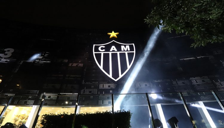 Lutando por uma vaga na Libertadores 2024, Atlético-MG pega a todos de surpresa e posta foto confirmando o retorno de atacante ao Galo