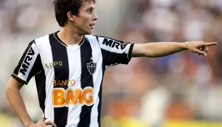 Podendo assinar um pré-contrato em janeiro, destino de Bernard no Galo é traçado e próximas semanas serão cruciais para um desfecho