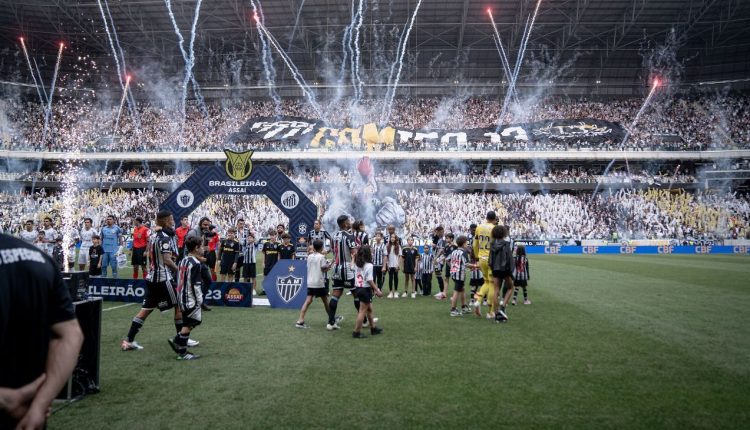 Lutando por uma vaga na Libertadores 2024, torcida do Atlético Mineiro abraça a equipe e surpreende bilheteria da Arena MRV diante do Fortaleza