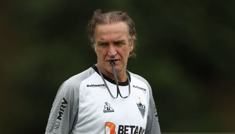 Afastado dos gramados, Cuca afirma que tem clube na mira para comandar e pega a todos de surpresa. Técnico é ídolo no Atlético Mineiro