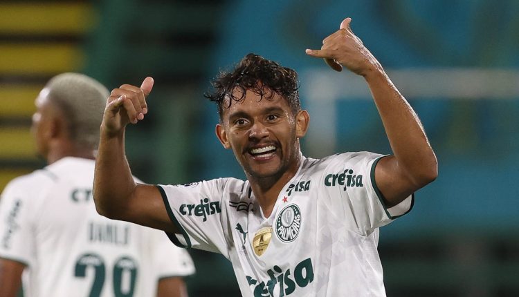 Mirando a contratação de Gustavo Scarpa, jornalista afirma que o melhor destino para o meio-campista seria em Belo Horizonte, com a camisa do Atlético-MG