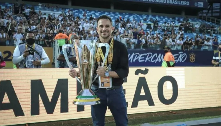 Após viver novela e uma possível saída do Galo para defender o Corinthians, Rodrigo Caetano explica motivo da permanência na diretoria do Atlético Mineiro