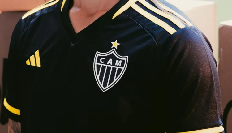 Galo anuncia novo uniforme em homensagem a um dos jogadores mais vitoriosos do Clube. Confira os detalhes do novo manto