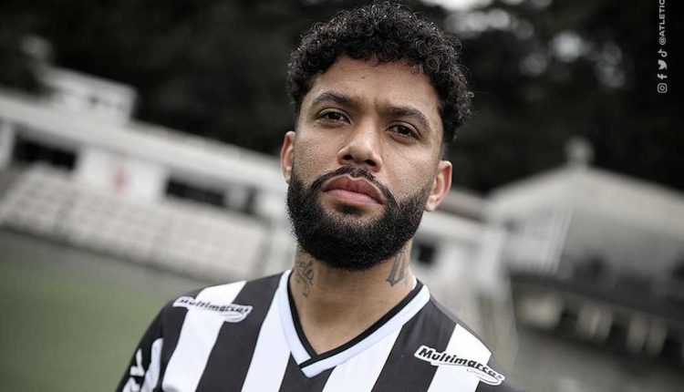 Após temporada impecável com a camisa do Atlético Mineiro, Otávio surpreende a todos e viaja para encontrar novos representantes. Entenda