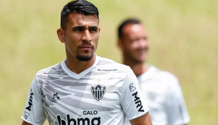 Após fazer história com a camisa do Atlético Mineiro, Junior Alonso pousa em Minas Gerais e boatos de sua contratação aumentam. Entenda