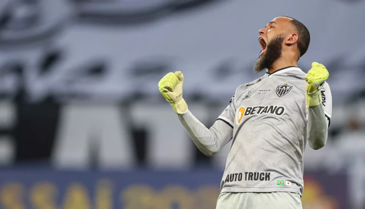 Mostrando destreza com a camisa do Atlético-MG, Everson tem números surpreendentes e coloca Casillas, da Seleção Espanhola, no bolso