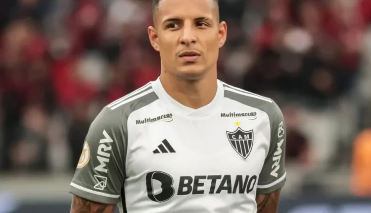 Guilherme Arana posta foto de novo corte de cabelo e agita torcida do Atlético-MG. Confira o que o lateral do Galo aprontou desta vez