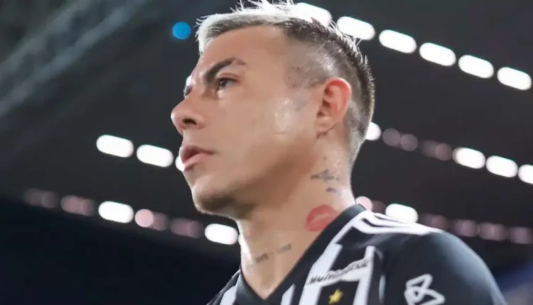 Fora dos planos de Felipão para a temporada 2024, Atlético Mineiro tenta negociar a venda do atacante Eduardo Vargas. Confira