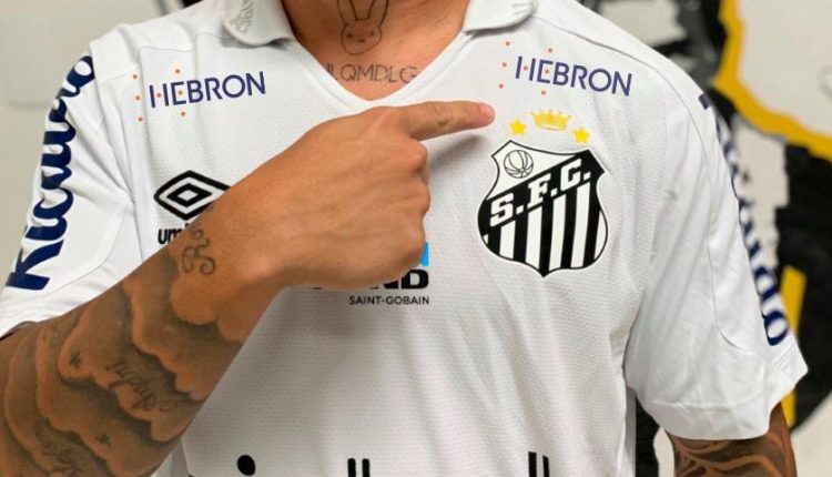 Após ficar sem clube, ex-jogador do Atlético-MG é anunciado como novo reforço do Santos e salário baixo chama a atenção. Entenda