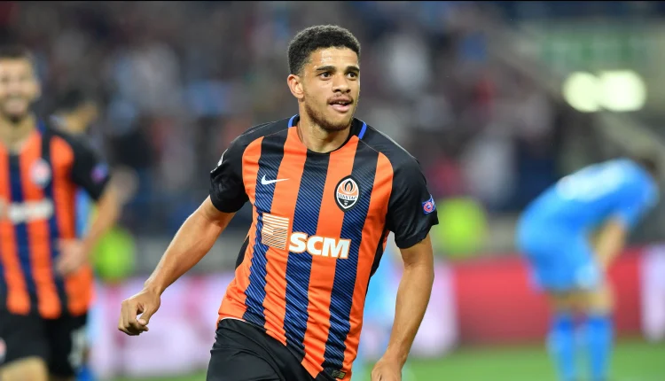 Taison acaba abrindo a boca antes do tempo e fala sobre redução de salário para defender o Atlético-MG nos próximos meses. Entenda