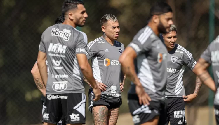 Contrariando a decisão da diretoria, Felipão convoca 24 nomes para a 4ª rodada do Campeonato Mineiro com algumas ausências no Galo