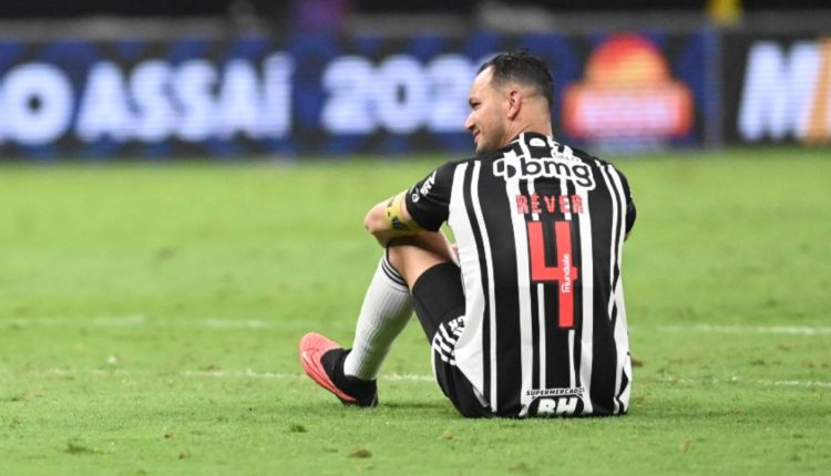 Presidente critica força de vontade dos jogadores do Galo e faz fortes críticas ao desempenho apresentado por Felipão no clássico contra o Cruzeiro