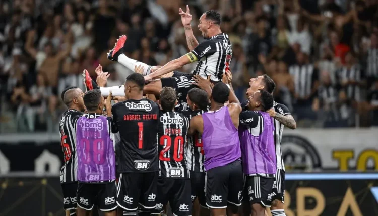 Após eliminação na Libertadores da América, jogador chuta o balde e decide ser negociado com o Galo. Confira os detalhes da transferência