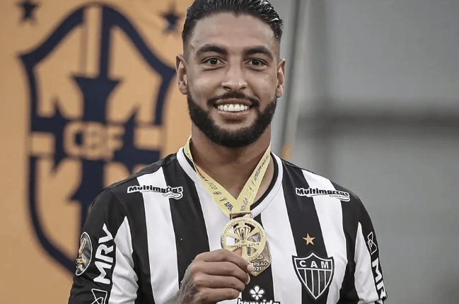 Gigante clube da Série A faz proposta astronômica por jogador campeão com a camisa do Galo. Confira os valores e o detalhe das negociações