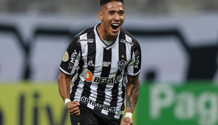 Peça essencial no elenco comandado por Felipão, Matías Zaracho tem prognóstico revelado e sinal de alerta é ligado na diretoria do Galo